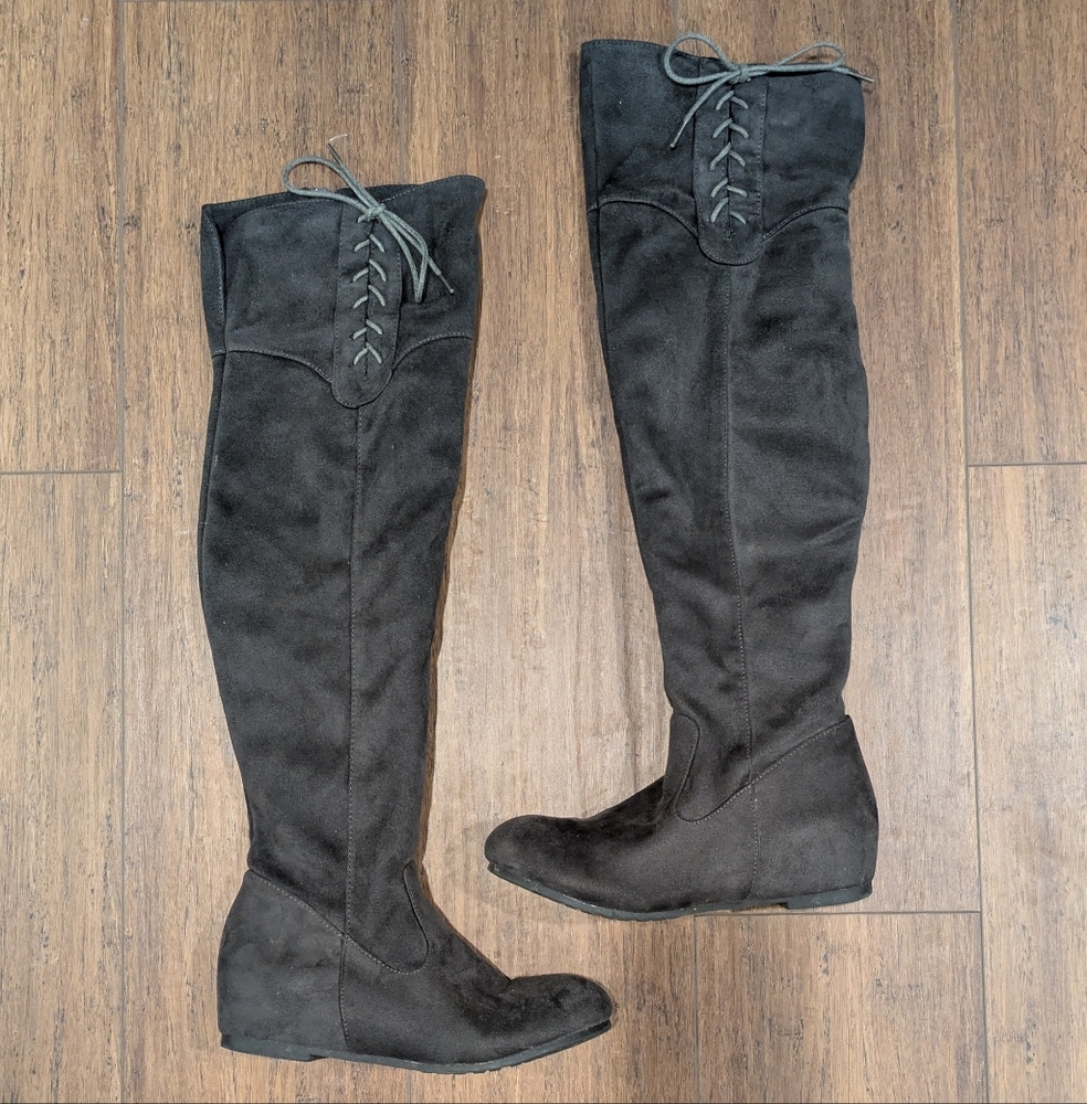 Dream Pairs Tall Gray Suede Boots Size 7